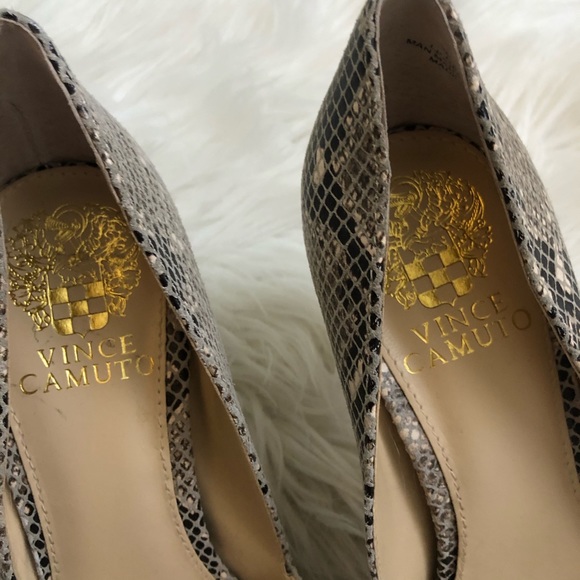 Vince Camuto snakeskin stilettos - Picture 4 of 5